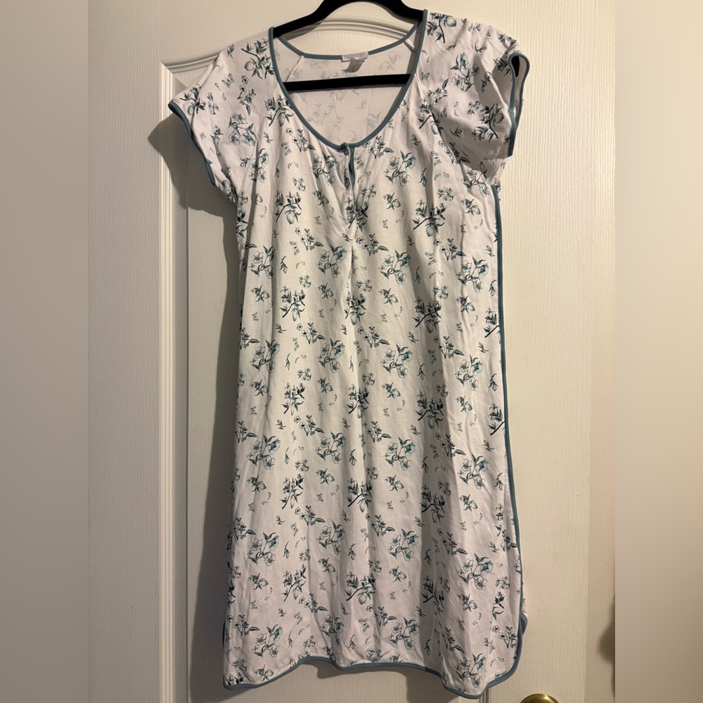 Lake Pajamas XS French blue floral maternity gown